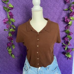 Brown, ribbed, button up, short sleeve!🤎